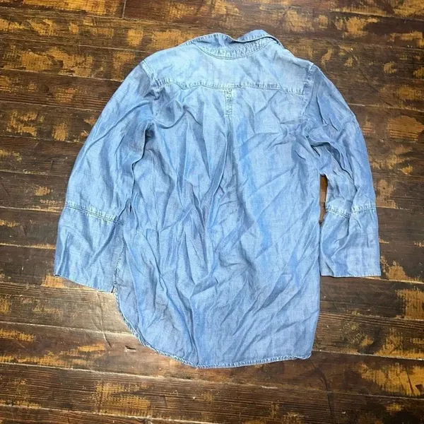 Bella Dahl denim minimalist luxe button down western style shirt - Image 3