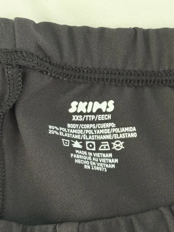 Skims Fits Everybody Black Leggings in Onyx - Image 4