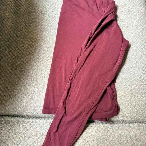 Lululemon Long Sleeve Crewneck Shirt Burgundy Size 6 - Image 2