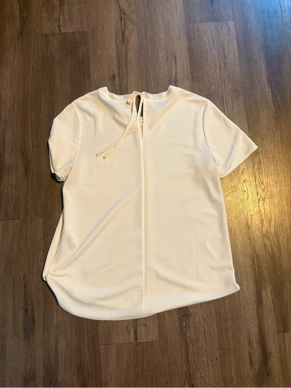 Banana Republic White Short Sleeve Pocket Blouse Top Tie Back Size Medium Shirt - Image 2