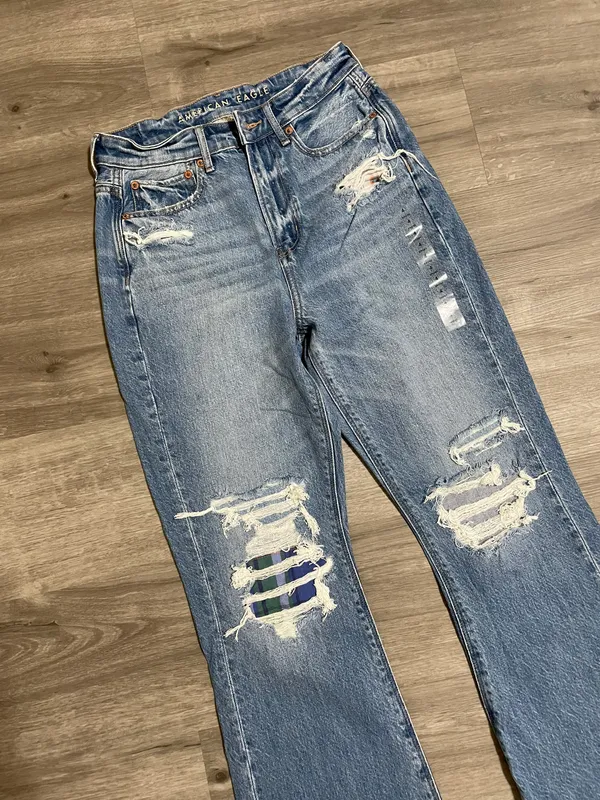 American Eagle Highest Rise 90s Flares Jeans - Image 3
