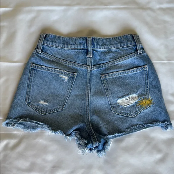 Arizona Jeans Light Blue Distressed Denim High-Rise Shorts - Image 5