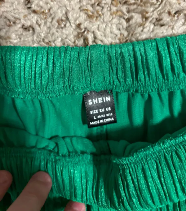 SheIn Green satin pant set - Image 4