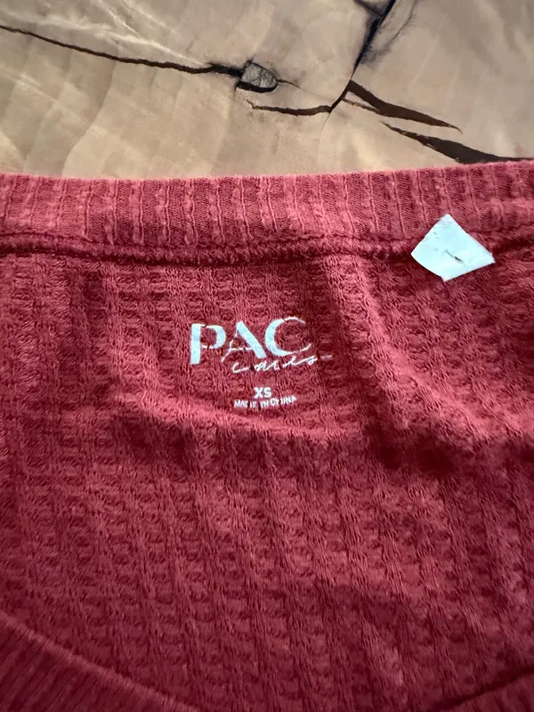 Pacsun Coral Cropped Long Sleve - Image 2