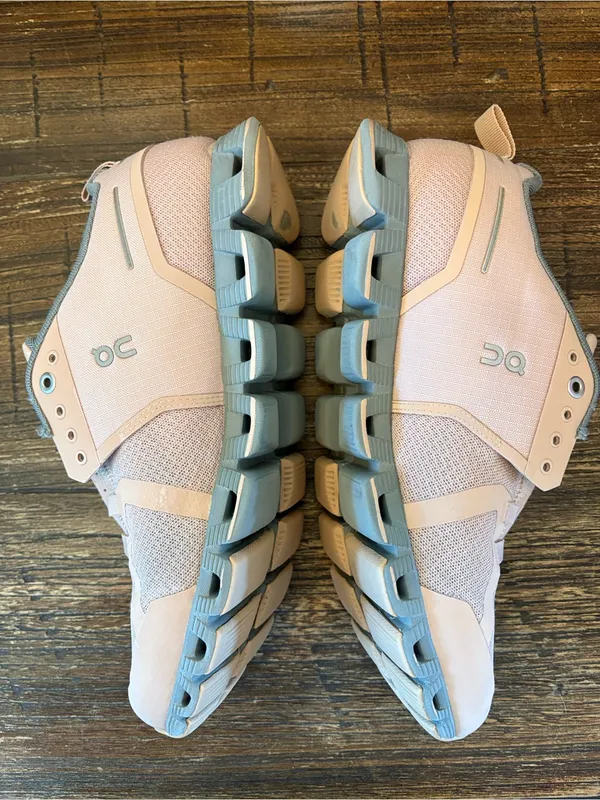 On Cloud Cloudflyer Waterproof Women 8 Rose Pink Grey Running Shoes - Image 7