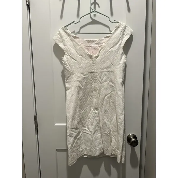 Lilly Pulitzer Dress White Quilt Embroidered Detail Dainty Shift Dress Small 6 - Image 3