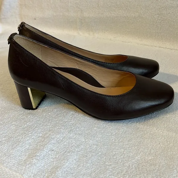 Nurture brya Size 7 1/2Brown leather Used A lil faded from the heels In pic - Image 3