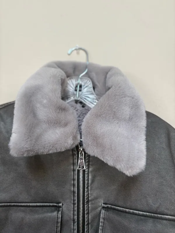 New Look Gray Faux Leather Aviator Jacket Fur Collar Y2K Cropped Moto - Image 5