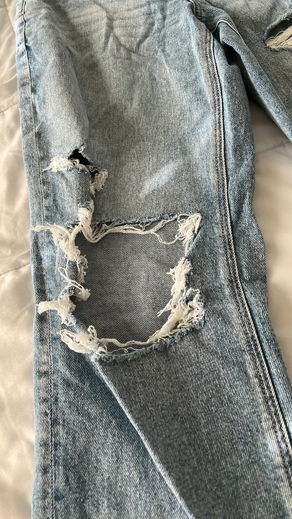 American Eagle curvy 90s high rise straight distressed jeans - Image 9