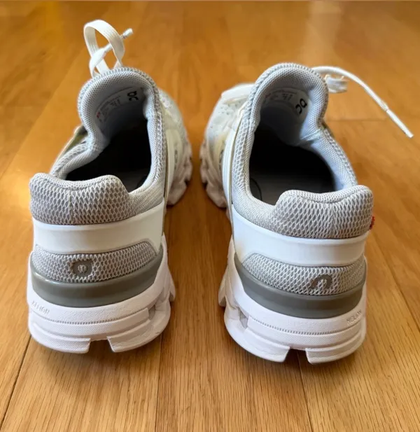 Women’s On Cloud Cloudswift Running Shoes (Size 7) - Image 5