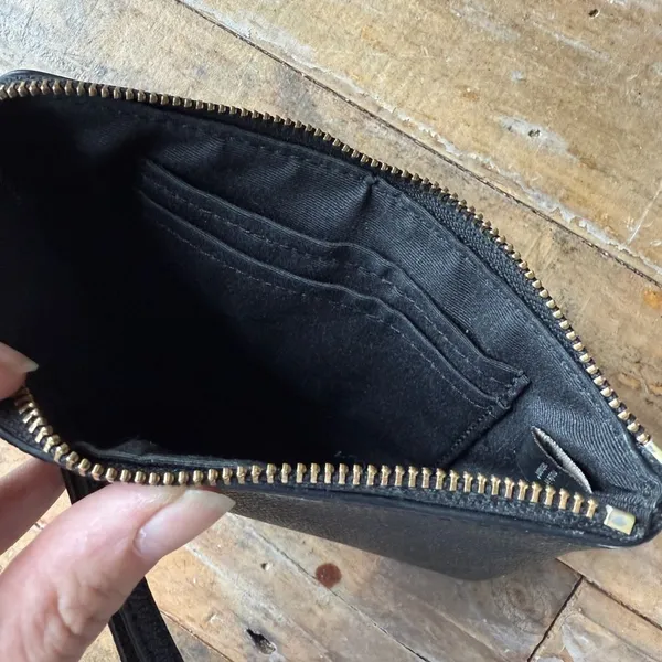 Coach Black Pebbled Leather Wristlet Zip Clutch Card Slot Authentic Near Perfect - Image 3