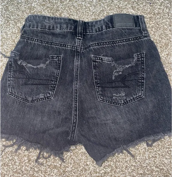 American Eagle Mom Shorts - Image 4