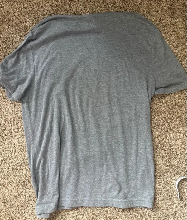 NFL Kansas City Chiefs t-shirt. Men's size medium. Short sleeve - Image 5
