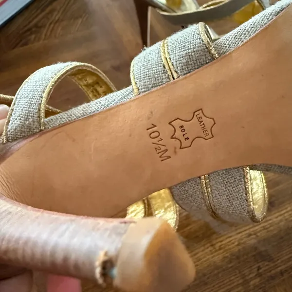 Tory Burch Metallic Gold and Tan Heels 10 1/5 - Image 4