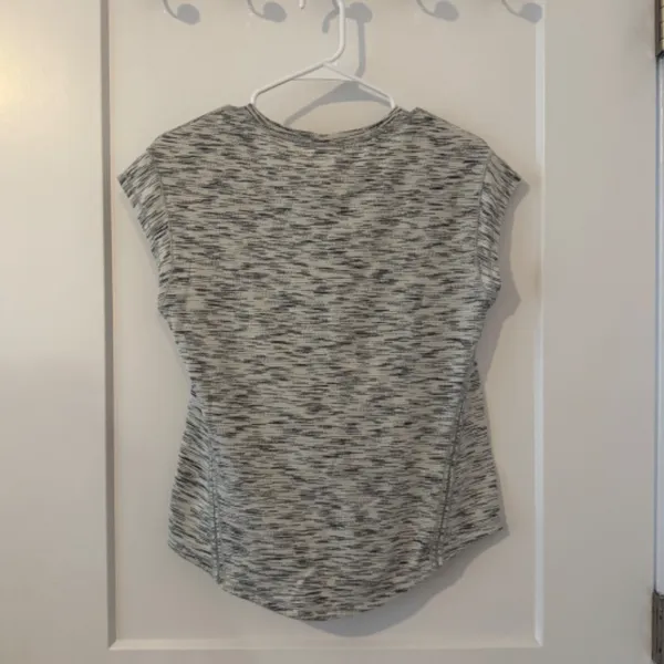 lululemon workout shirt - Image 4