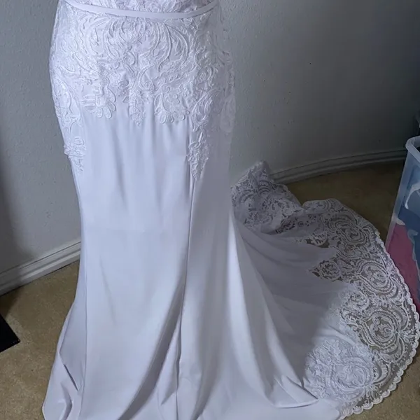 Women’s White Wedding Dress Size 10 NWOT - Image 2