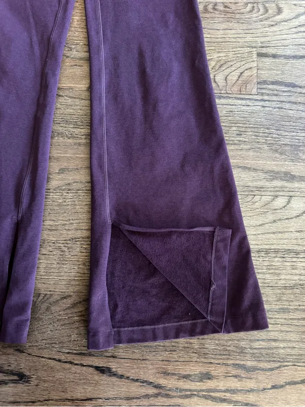 Vuori Plum Purple Split Hem flare leggings Mid Rise XS 00 0 2 Pilates Yoga Gym - Image 3