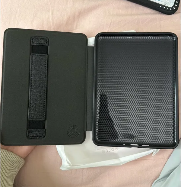 Casely 7” Kindle Case Black - Image 4