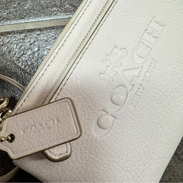 Coach Double Corner Double Zip Wristlet Pebbled Leather Chalk/Light Gold - Image 10