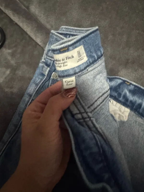 Abercrombie High-Rise Jeans 90s Straight - Image 6