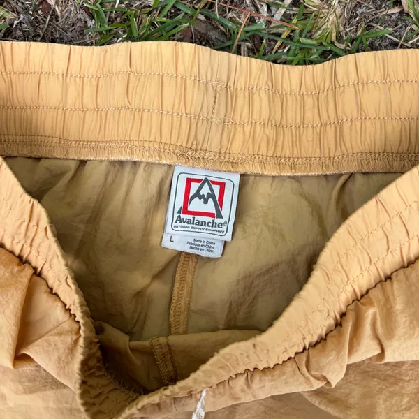 Avalanche lightweight Outdoor shorts - Image 3