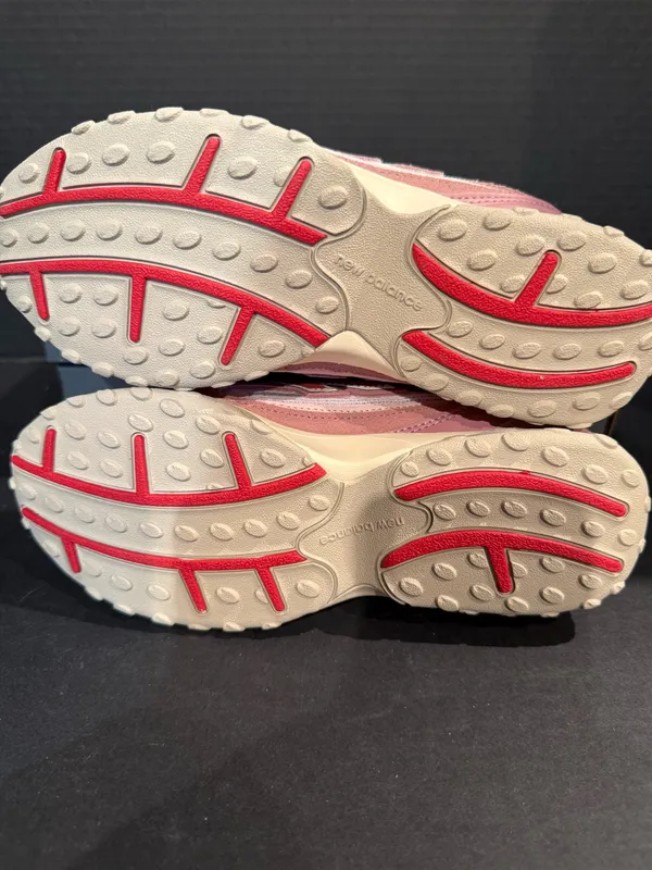 New Balance 204L size 7W - Image 6