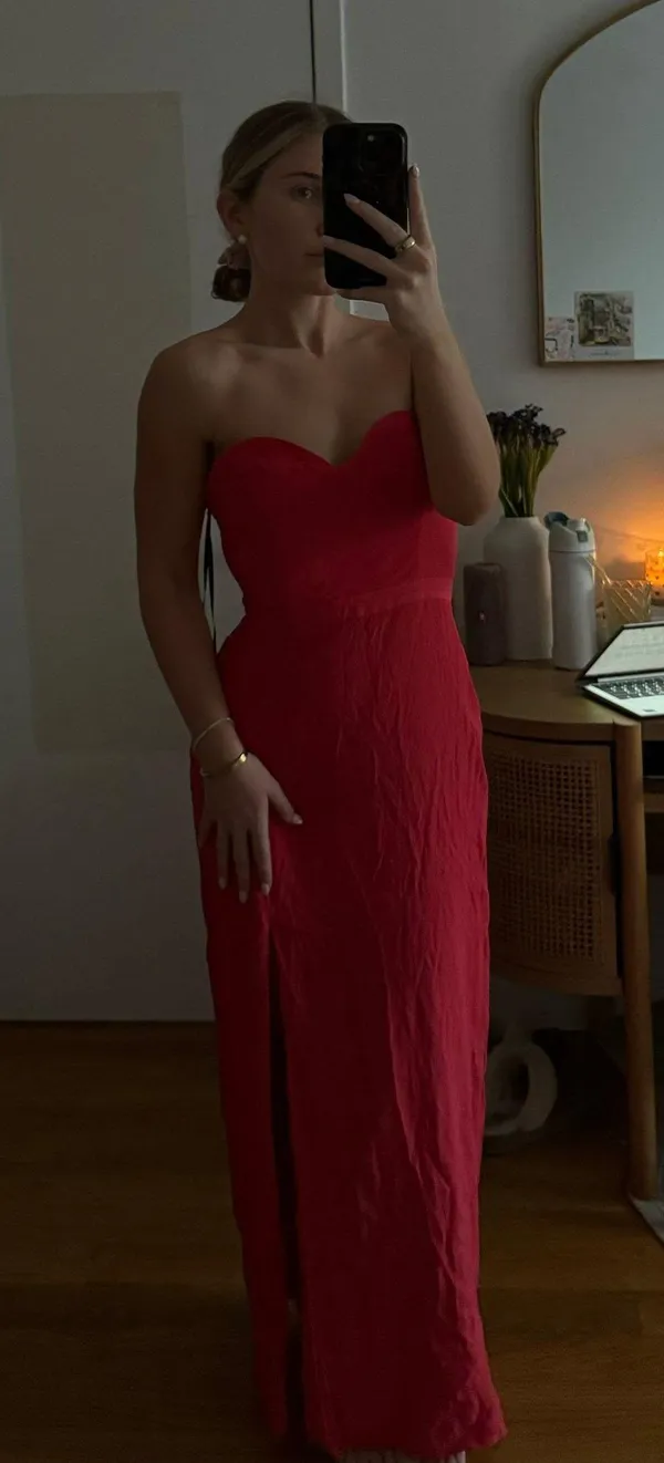 Red Gown Size M - Image 3
