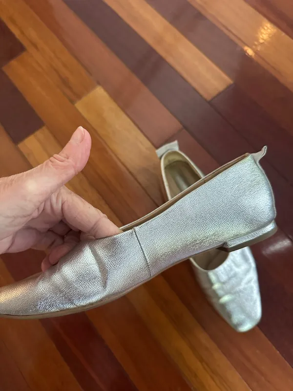 Franco Sarto Silver Slip On Flats Shoes Chic Stylish Everyday Comfort Size 5M - Image 2