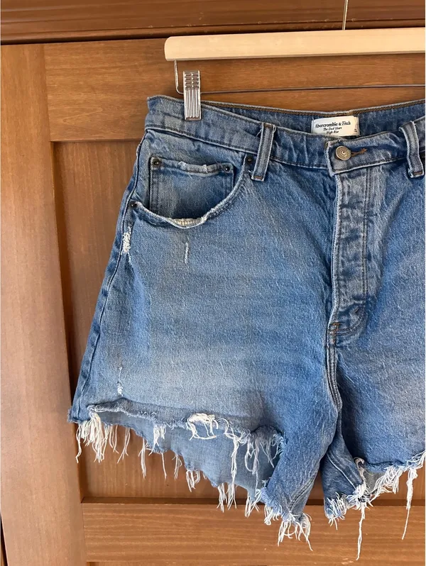Abercrombie & Fitch High Rise Dad Shorts Denim Distressed Women’s 14 / 32 Curve - Image 2
