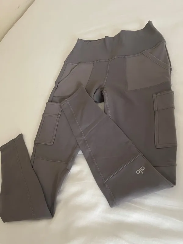 NEW Alo Yoga Moto Cargo Leggings - Dust Lavender/Slate Grey - Sz S (NWOT) - Image 3