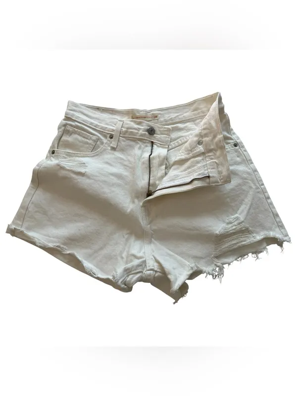 Levi’s white distressed denim high waisted mom shorts size 28 - Image 3
