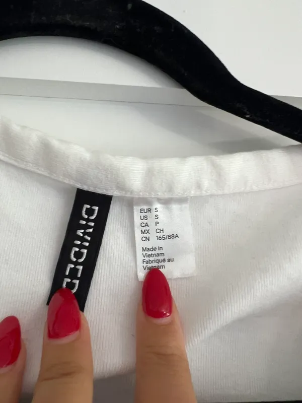 H&M Cropped Button Down Shirt - Image 3
