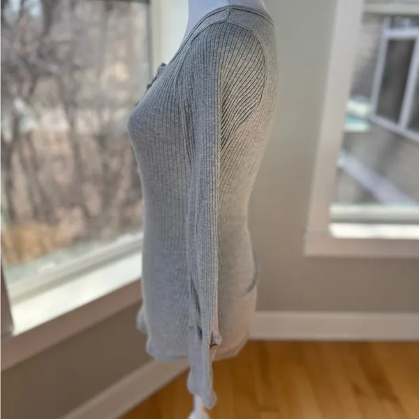 Pulse Light Gray Ribbed Cotton Scoop Neck Long Sleeve Henley Tee Shirt Sz XS - Image 2