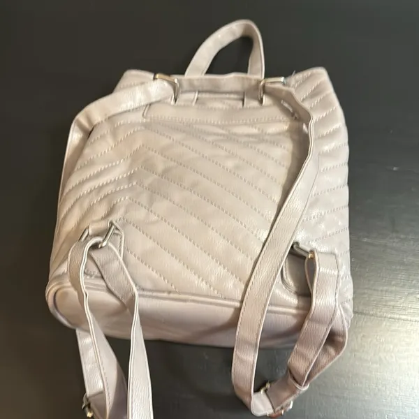 Bella Russo White Faux Leather Convertible Mini‎ Backpack Shoulder Bag Quilted - Image 5