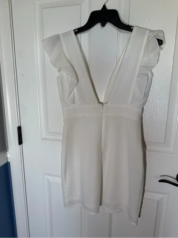 Superdown Harlow Mini Dress White Plunge with Ruffle Shoulders Small - Image 4