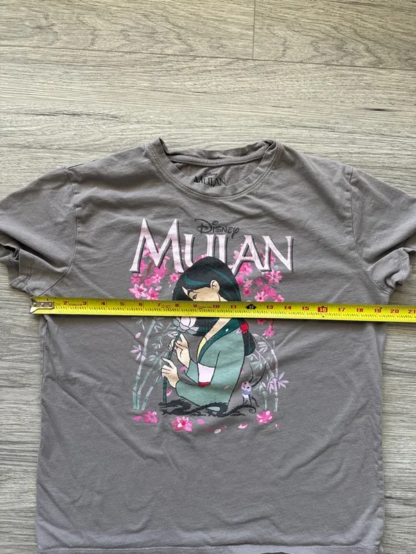 Disney Mulan Tee - Gray with Pink and Green Artwork Size M - Image 3