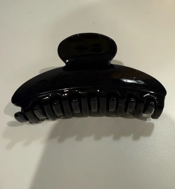 Black Claw Clip - Image 2