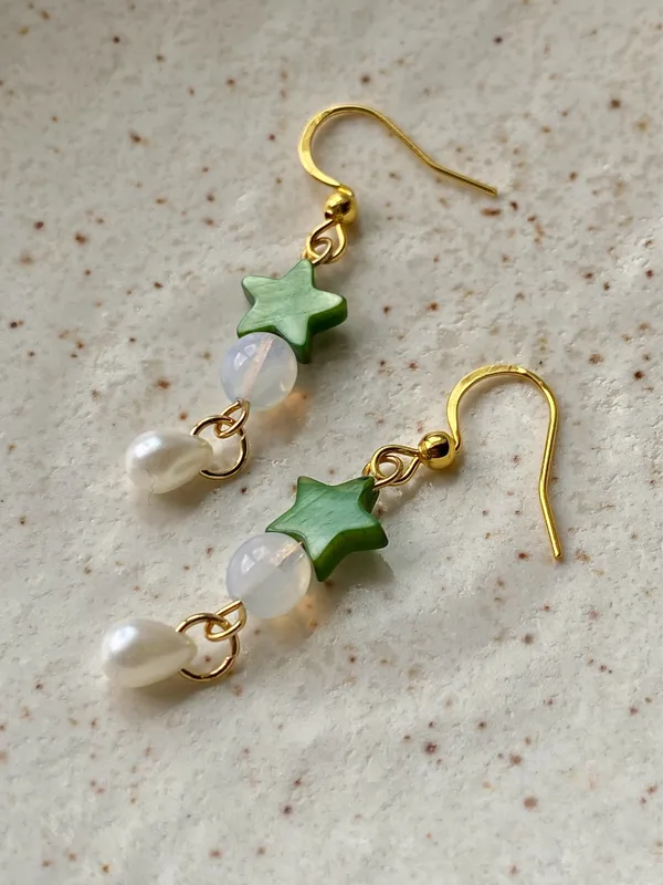 Handmade fairy whimsy star & teardrop dangle earrings💚🌟 - Image 5