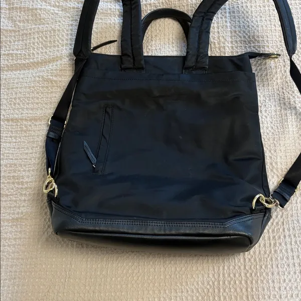 Targus 15" Newport Convertible‎ 2-in-1 Backpack - Image 3