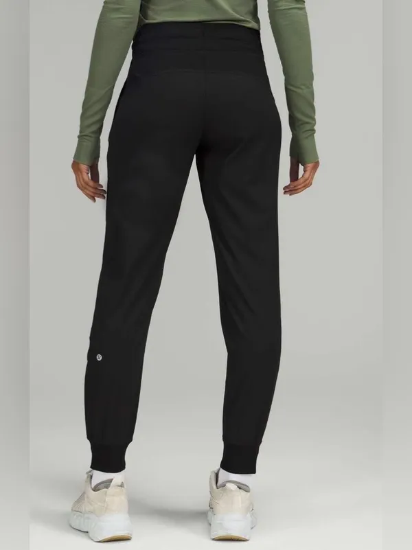 Lululemon NWT Dance Studio Mid Rise Joggers With Pockets Black Size 8 - Image 2