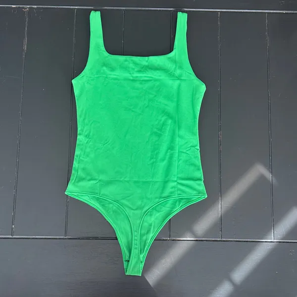Amazon Bright Green Scoop Neck Stretch Bodysuit - Image 3