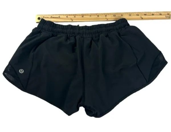 Lululemon Hotty Hot Short II *2.5" Black size 6 - Image 5