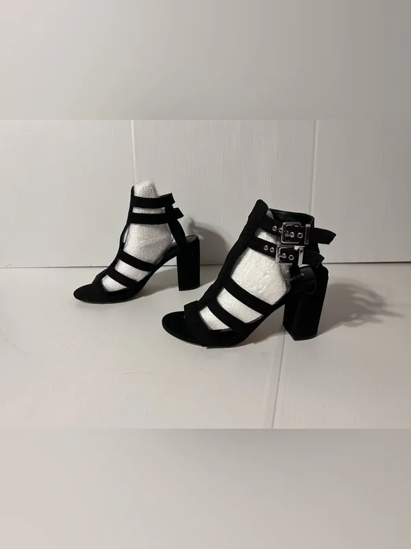 Express black ankle strap block heels women size 6 - Image 2