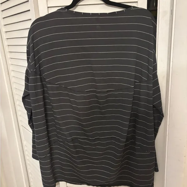 Lululemon Back in Action Long Sleeve Shirt Short Serve Stripe Graphite Grey Whit - Image 7