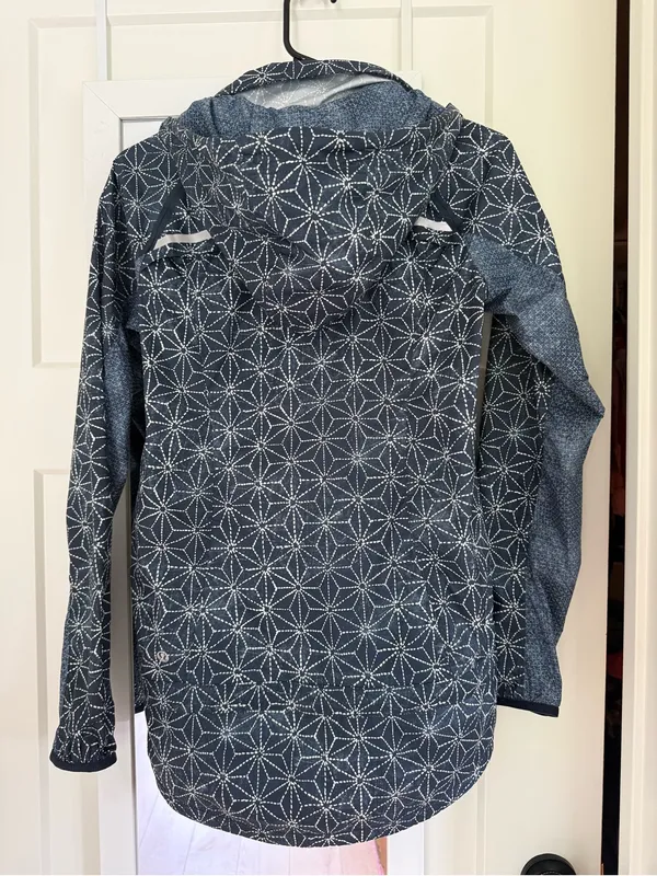 Lululemon Miss Misty Pullover
Exploded Sashico Star Inkwell - Image 7