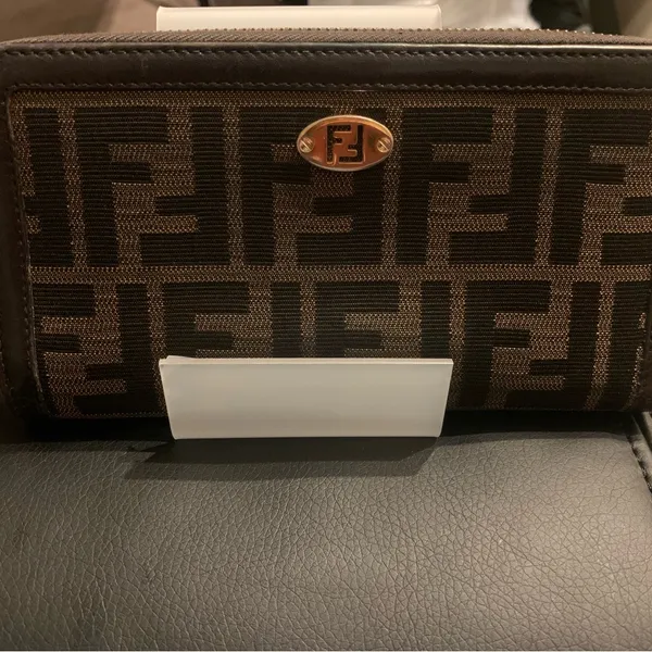 Fendi Zippy‎ wallet - Image 2