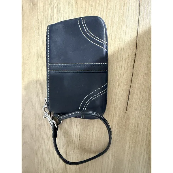 Coach Small Black Leather Coin Zipper Wristlet w/Hangtag T - Image 2