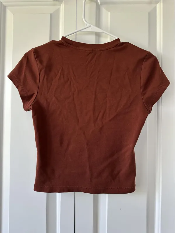 Uniqlo Mini T-Shirt Dark Orange Small - Image 4