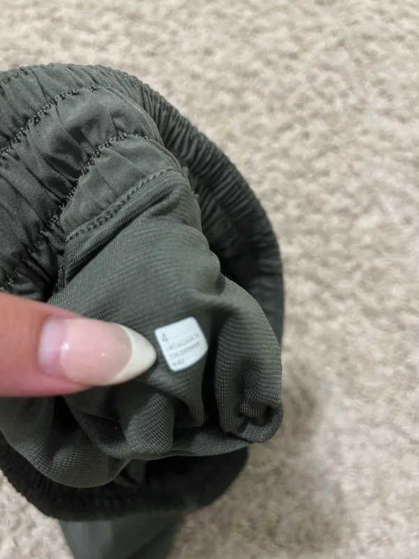Lululemon army green hotty hot 2.5” low rise - Image 3