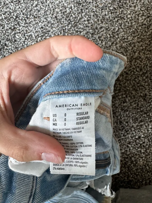 American Eagle Jeans - Image 3